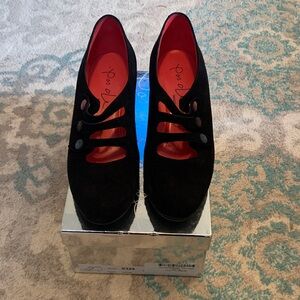 Vintage Pas de Rouge “Lucia” Heels size 7.5